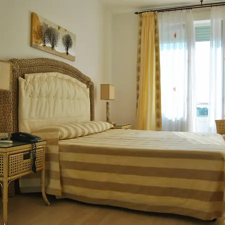 מלון Relais Valle Dell'idro - Rooftop & Sea View, 4*